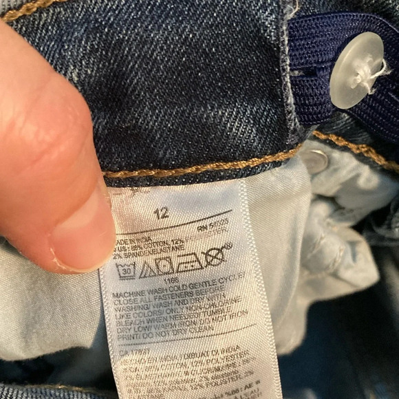 Old Navy Kids karate slim Distressed Jeans with built in flex max. - Picture 10 of 10